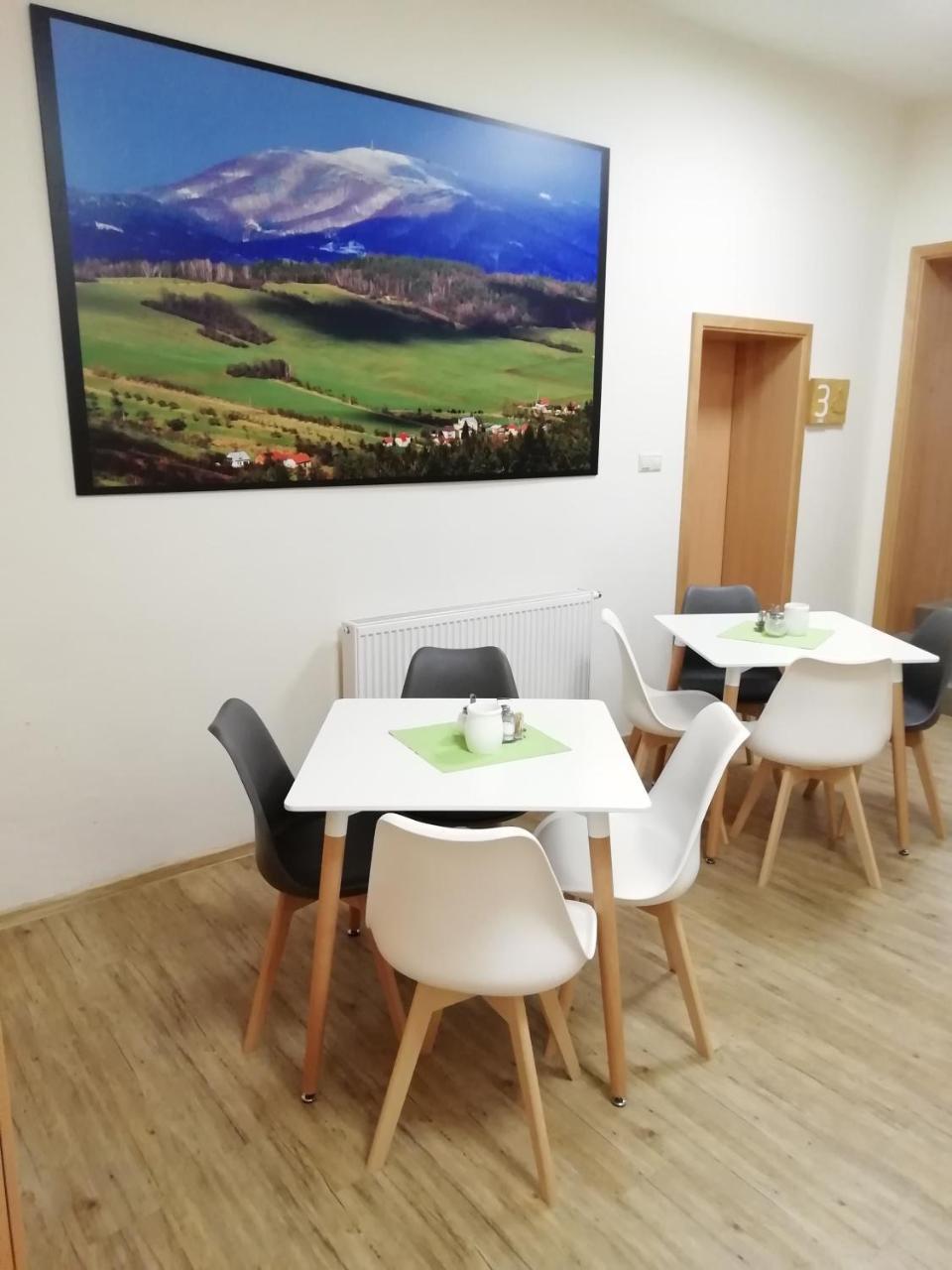 Penzion Adela Rožnov pod Radhoštěm Eksteriør bilde